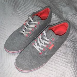 Women’s Grey & pink low top vans